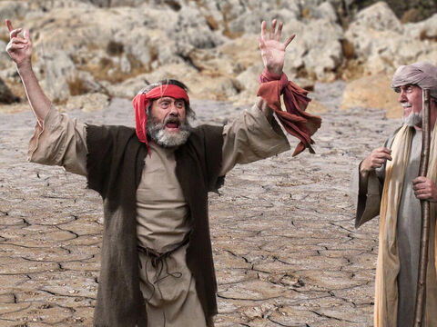 Ilie i-a zis:<br/>– Du-te, şi spune-i lui Ahab: „Pregăteşte-ţi carul şi du-te pe Muntele Sinai ca să nu te prindă ploaia!" – Imagine 24