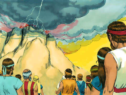 Poporul a rămas la o distanţă sigură, tremurând de frică. Dumnezeu i-a dat lui Moise şi alte instrucţiuni pentru a trăi în pace cu El şi cu ceilalţi (Exodul 21-23). – Imagine 25