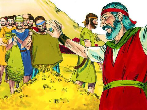 Poporul venea cu daruri în fiecare dimineaţă. În curând aveau mai mult decât era necesar, iar Moise le-a rugat să se oprească. – Imagine 9